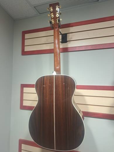 Store Special Product - Martin Guitars - 000-42 V18